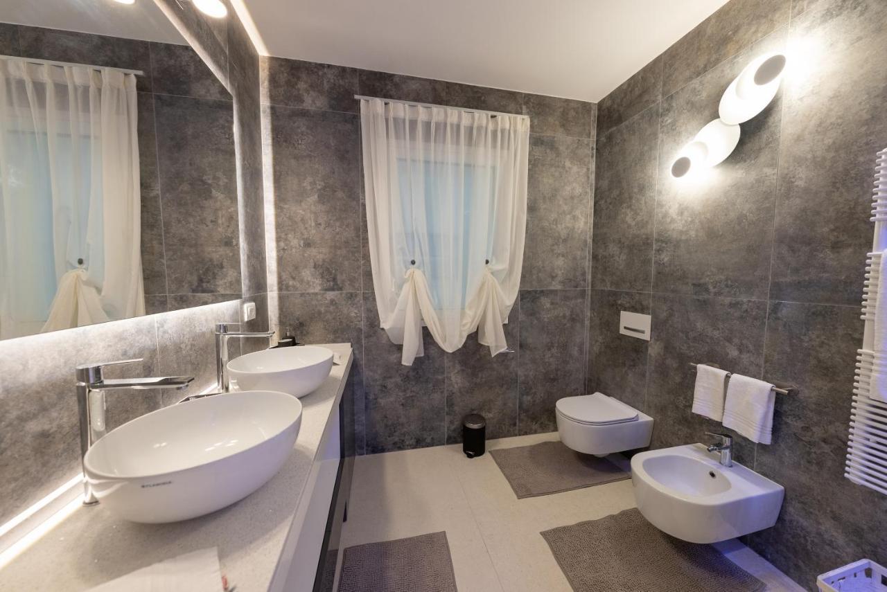 Magic Luxury Apartments Bardolino Bagian luar foto